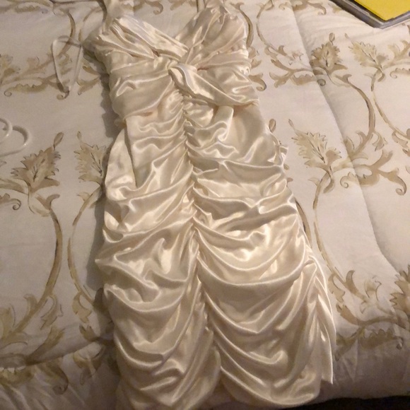 Dress - Picture 1 of 3